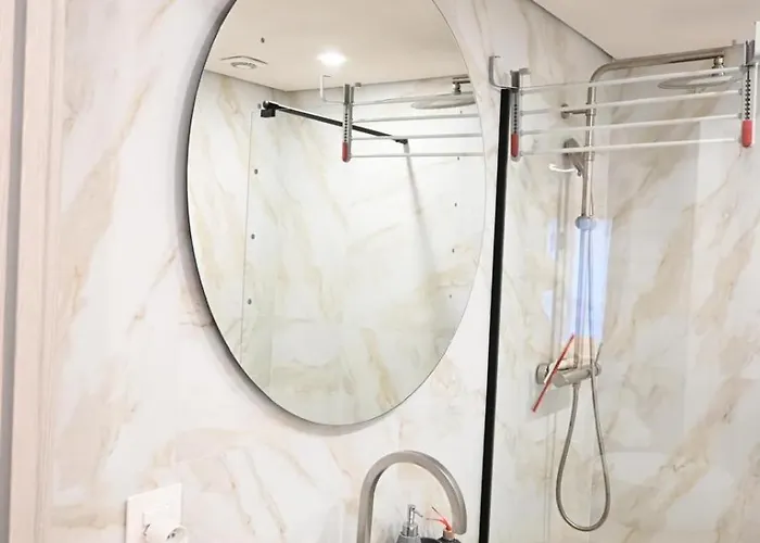 Crans Montana-snow Island