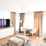 Crans Montana-snow Island *