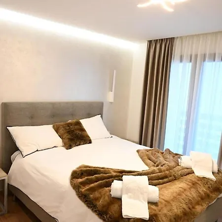 Crans Montana-snow Island *